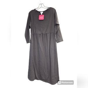 NWT maternity dress with pockets!